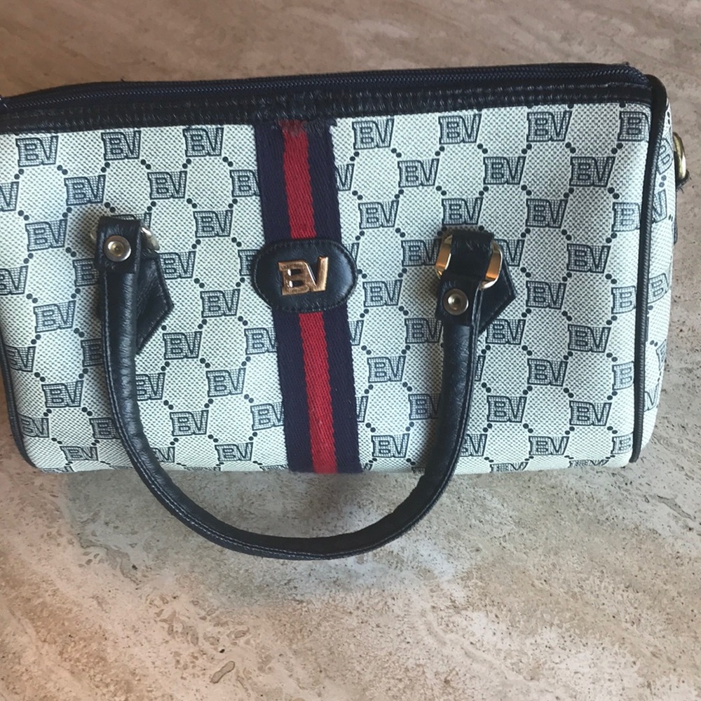Cute red, white, blue bag with Handel